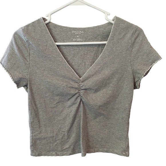 Arizona Jean Co Gray White Stripe V Neck Cropped T Shirt Size Medium - Picture 1 of 3